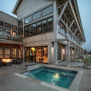 spa area w pool